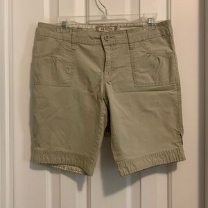 💛 3 for $15 Women’s Bermuda shorts
